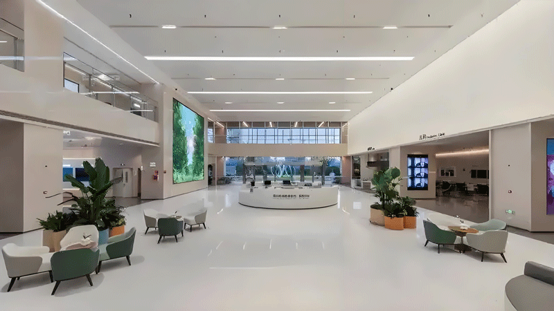 Hope4Cancer doctor hugging a patient at the Tijuana clinic